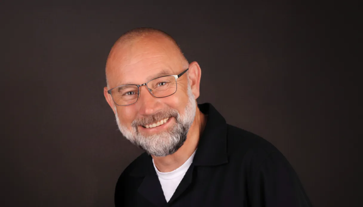 dr Bartosz Cerkaski — Honorary Global Ambassador Slow Dentistry® w Polsce